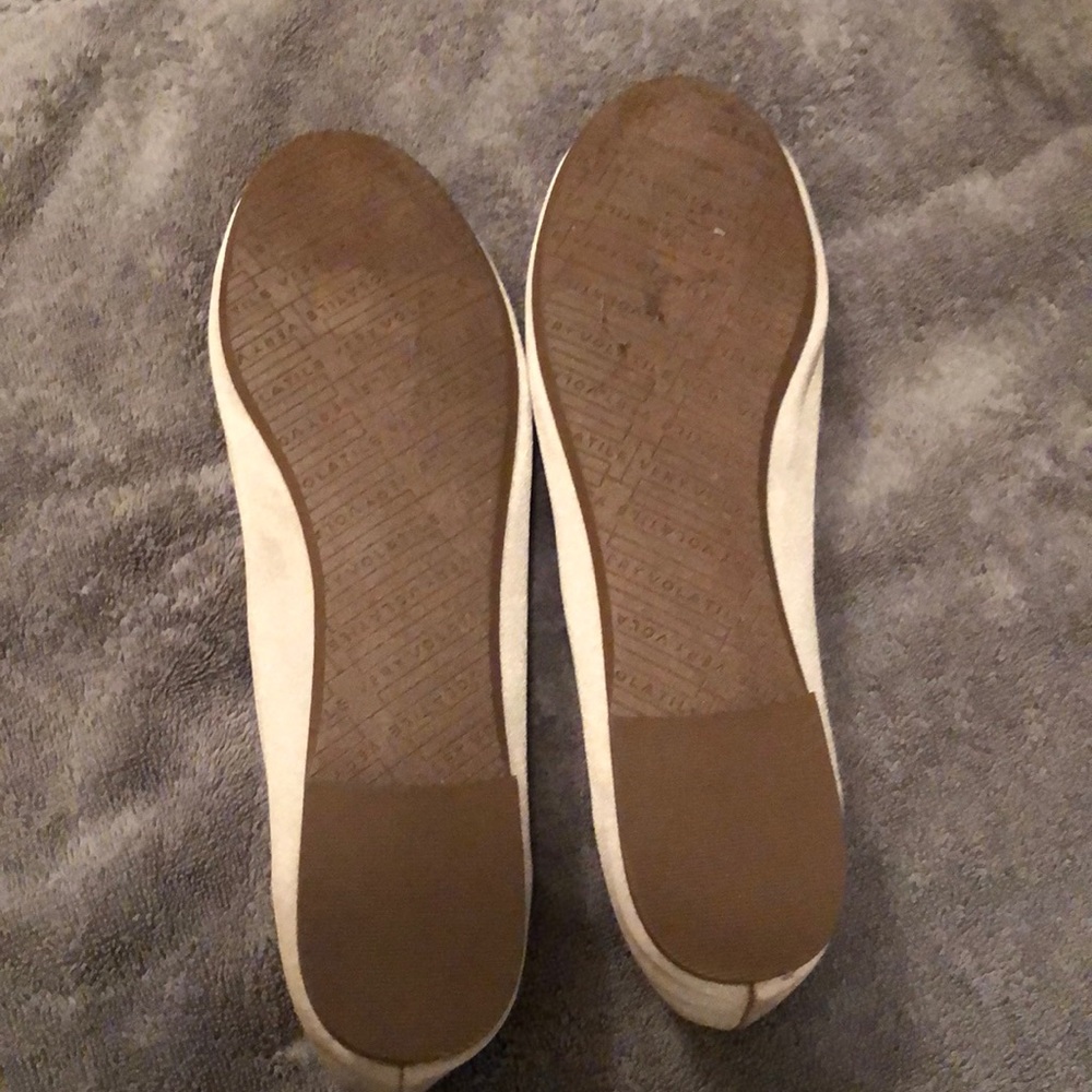 Shoes~Very Volatile - Picture 3 of 3